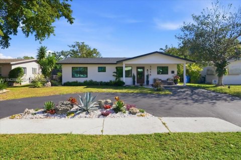 Casa en venta en Oakland Park, Florida, 4 dormitorios, 132.85 m2 № 1999987 - foto 3
