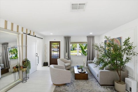 Casa en venta en Oakland Park, Florida, 4 dormitorios, 132.85 m2 № 1999987 - foto 7