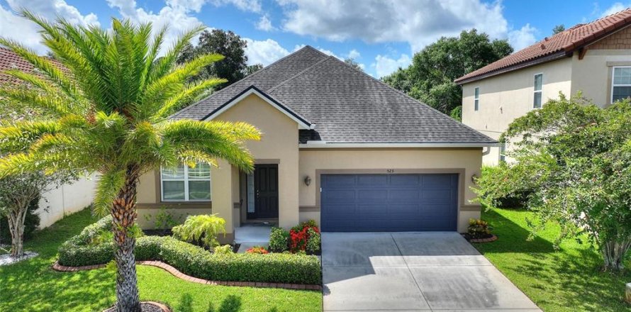 House in Davenport, Florida 3 bedrooms, 211.82 sq.m. № 1832737