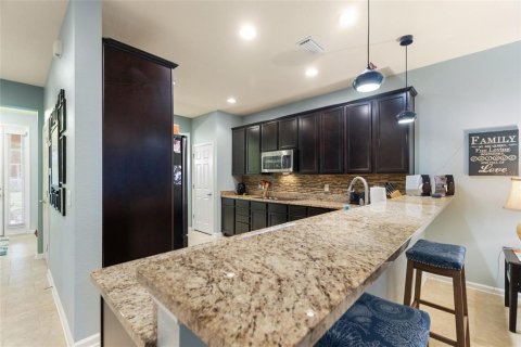 House in Davenport, Florida 3 bedrooms, 211.82 sq.m. № 1832737 - photo 8