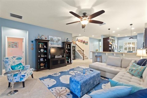 House in Davenport, Florida 3 bedrooms, 211.82 sq.m. № 1832737 - photo 12