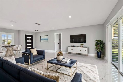 House in Tampa, Florida 3 bedrooms, 159.98 sq.m. № 1670773 - photo 16