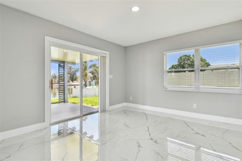 House in Tampa, Florida 3 bedrooms, 159.98 sq.m. № 1670773 - photo 29