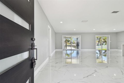 House in Tampa, Florida 3 bedrooms, 159.98 sq.m. № 1670773 - photo 12