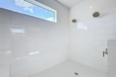 House in Bradenton, Florida 3 bedrooms, 207.73 sq.m. № 1574129 - photo 17