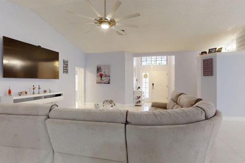 House in Hudson, Florida 3 bedrooms, 174.38 sq.m. № 1913271 - photo 20