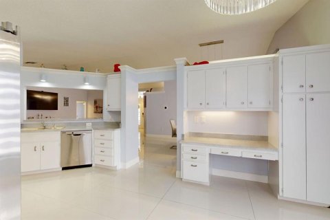 House in Hudson, Florida 3 bedrooms, 174.38 sq.m. № 1913271 - photo 30