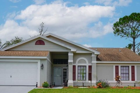 House in Hudson, Florida 3 bedrooms, 174.38 sq.m. № 1913271 - photo 1
