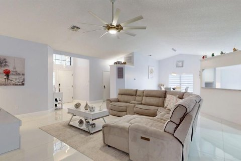 House in Hudson, Florida 3 bedrooms, 174.38 sq.m. № 1913271 - photo 19