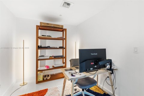 Снять в аренду кондоминиум в Майами, Флорида 1 спальня, 90.77м2, № 1952911 - фото 27