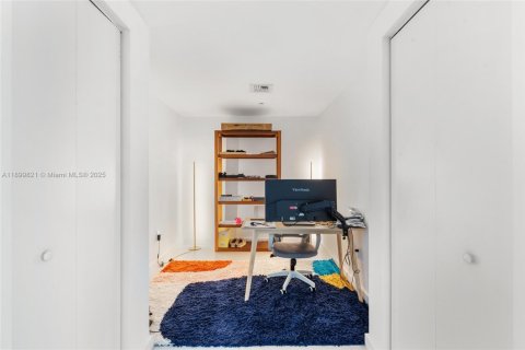 Снять в аренду кондоминиум в Майами, Флорида 1 спальня, 90.77м2, № 1952911 - фото 26