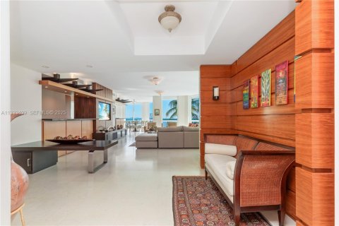 Condominio en venta en Miami, Florida, 3 dormitorios, 319.96 m2 № 1992957 - foto 19