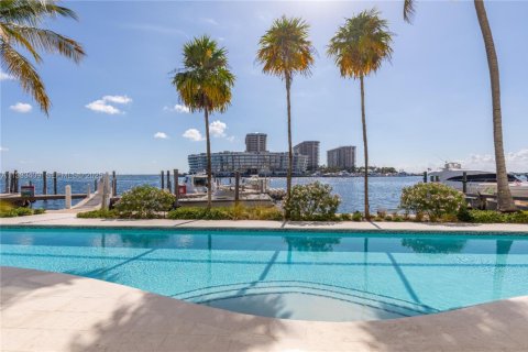 Condominio en venta en Miami, Florida, 3 dormitorios, 319.96 m2 № 1992957 - foto 6