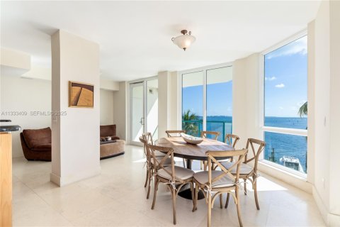 Condominio en venta en Miami, Florida, 3 dormitorios, 319.96 m2 № 1992957 - foto 20
