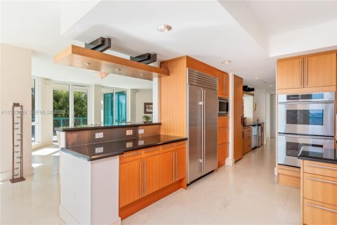 Condominio en venta en Miami, Florida, 3 dormitorios, 319.96 m2 № 1992957 - foto 29