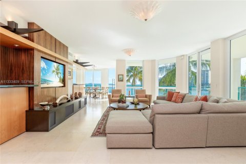 Condominio en venta en Miami, Florida, 3 dormitorios, 319.96 m2 № 1992957 - foto 14