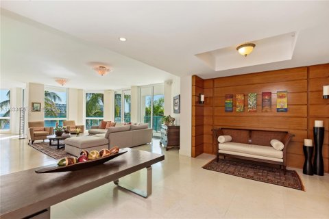 Condominio en venta en Miami, Florida, 3 dormitorios, 319.96 m2 № 1992957 - foto 11