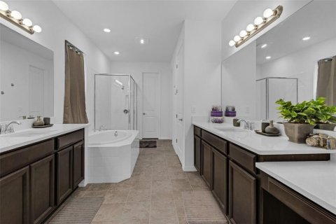 Casa en venta en Kissimmee, Florida, 5 dormitorios, 393.16 m2 № 2196046 - foto 24