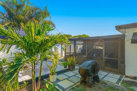 Villa ou maison à louer à Wilton Manors, Floride: 2 chambres, 106.47 m2 № 2268087 - photo 26