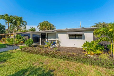 Villa ou maison à louer à Wilton Manors, Floride: 2 chambres, 106.47 m2 № 2268087 - photo 21