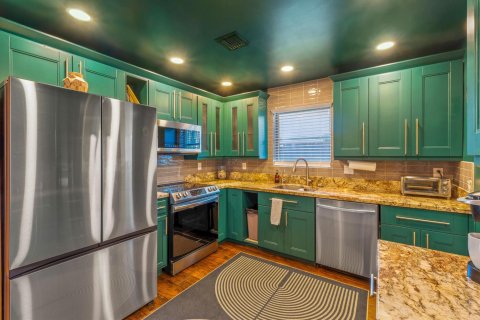 Villa ou maison à louer à Wilton Manors, Floride: 2 chambres, 106.47 m2 № 2268087 - photo 13