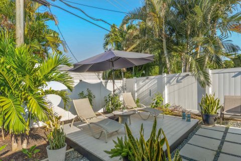 Villa ou maison à louer à Wilton Manors, Floride: 2 chambres, 106.47 m2 № 2268087 - photo 23