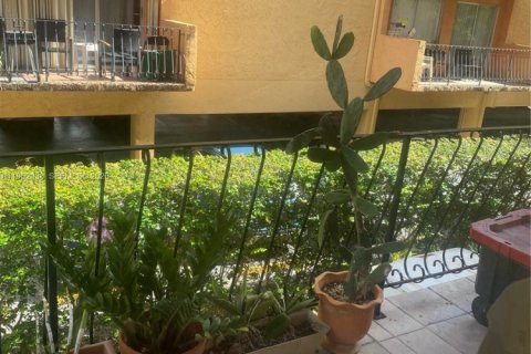 Condominio en venta en Hialeah, Florida, 2 dormitorios, 100.33 m2 № 2010074 - foto 6