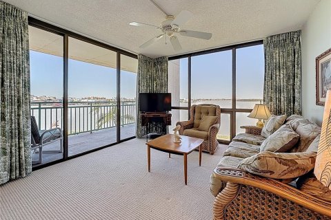 Condo in Treasure Island, Florida, 3 bedrooms  № 1720184 - photo 28
