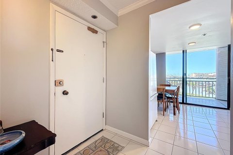 Condo in Treasure Island, Florida, 3 bedrooms  № 1720184 - photo 5