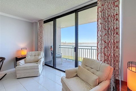 Condo in Treasure Island, Florida, 3 bedrooms  № 1720184 - photo 26