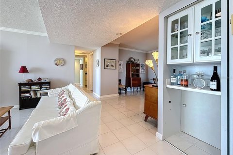 Condo in Treasure Island, Florida, 3 bedrooms  № 1720184 - photo 20