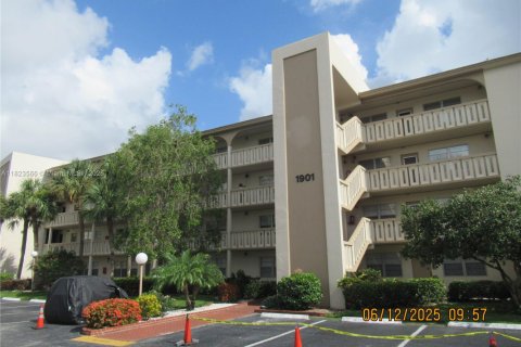 Copropriété à louer à Coconut Creek, Floride: 1 chambre, 74.14 m2 № 1961198 - photo 1