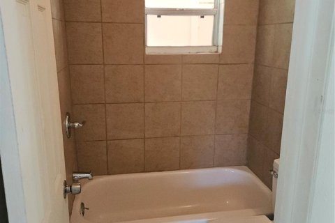 Casa en alquiler en Clearwater, Florida, 2 dormitorios, 70.61 m2 № 1834769 - foto 10
