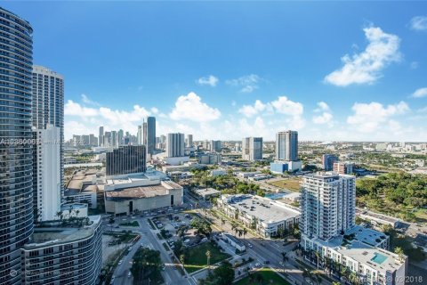 Condo in Miami, Florida, 2 bedrooms  № 1888776 - photo 12