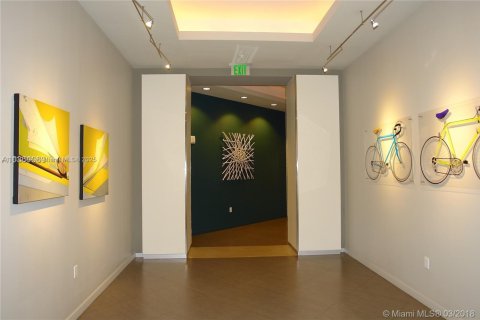 Condo in Miami, Florida, 2 bedrooms  № 1888776 - photo 16