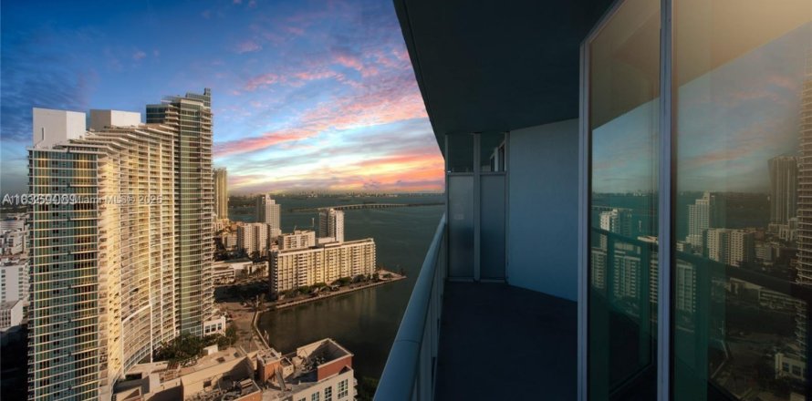 Condo in Miami, Florida, 2 bedrooms № 1888776