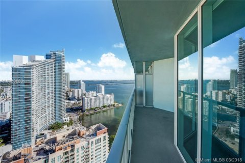 Condo in Miami, Florida, 2 bedrooms  № 1888776 - photo 13