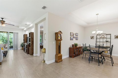 House in Ormond Beach, Florida 2 bedrooms, 148.09 sq.m. № 2201216 - photo 8