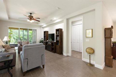 House in Ormond Beach, Florida 2 bedrooms, 148.09 sq.m. № 2201216 - photo 7