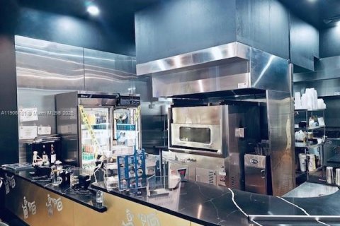 Commercial property in Sweetwater, Florida № 1963572 - photo 2