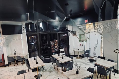 Commercial property in Sweetwater, Florida № 1963572 - photo 5