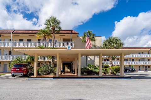 Condo in Aventura, Florida, 1 bedroom № 1986012 - photo 29