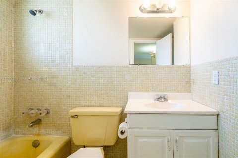 Condo in Aventura, Florida, 1 bedroom № 1986012 - photo 8
