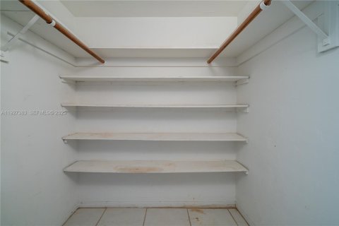 Condo in Aventura, Florida, 1 bedroom № 1986012 - photo 15