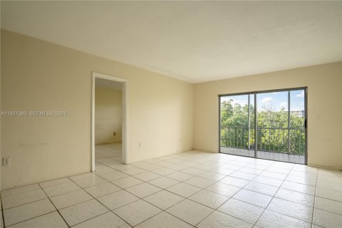 Condo in Aventura, Florida, 1 bedroom № 1986012 - photo 2
