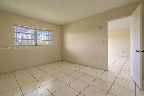 Condo in Aventura, Florida, 1 bedroom № 1986012 - photo 10