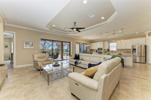 House in Lakewood Ranch, Florida 3 bedrooms, 281.03 sq.m. № 1546157 - photo 12
