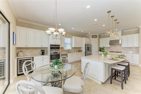 House in Lakewood Ranch, Florida 3 bedrooms, 281.03 sq.m. № 1546157 - photo 19