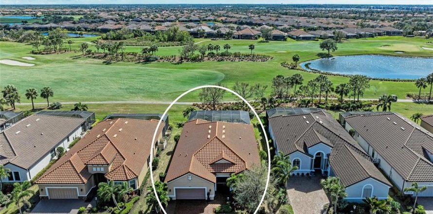 House in Lakewood Ranch, Florida 3 bedrooms, 281.03 sq.m. № 1546157