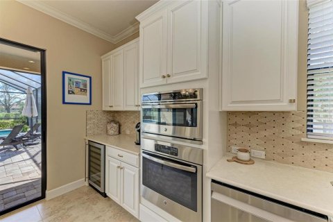 House in Lakewood Ranch, Florida 3 bedrooms, 281.03 sq.m. № 1546157 - photo 21
